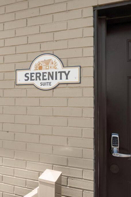 The Serenity Suite - Main Street Lodge In Berlin Dış mekan fotoğraf