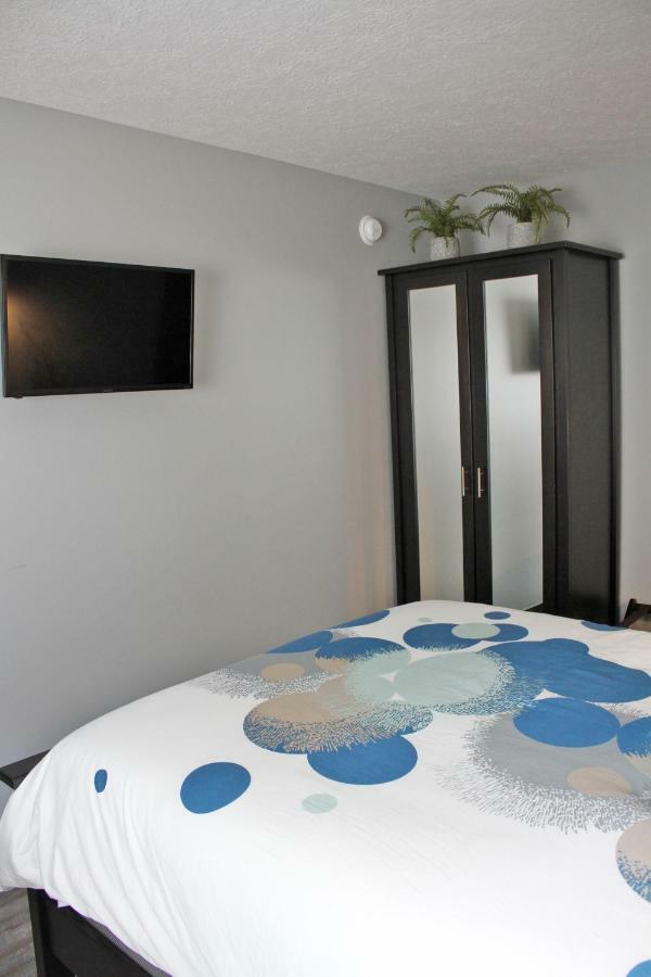 The Serenity Suite - Main Street Lodge In Berlin Dış mekan fotoğraf
